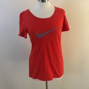 Nike women’s shirt🦁